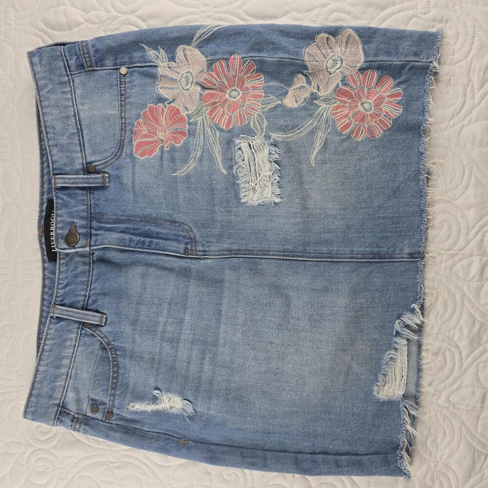 Liverpool Light Blue Denim Mini Skirt with Floral Embroidery size 8/29 - Picture 2 of 7